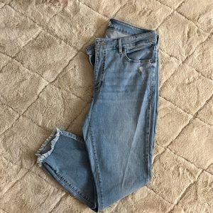Loft jeans like new size 12/31 curvy skinny crop